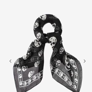 Alexander McQueen Monochrome Skull Scarf